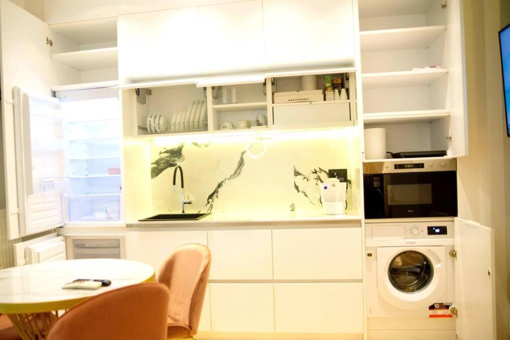 Ecostay-Serenity,Business Class Apartment By The Sea In Alimos Kalamaki Aten Exteriör bild