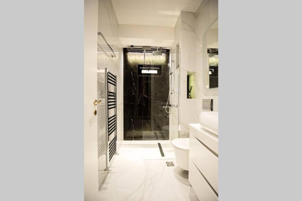 Ecostay-Serenity,Business Class Apartment By The Sea In Alimos Kalamaki Aten Exteriör bild